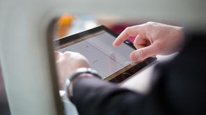 Ulosoton s&auml;hk&ouml;ist&auml; asiointia lis&auml;t&auml;&auml;n