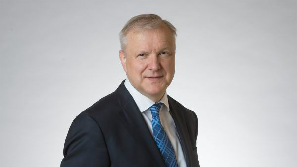 Suomen Pankin pääjohtaja Olli Rehn: Talouden näkymä sodan sumussa