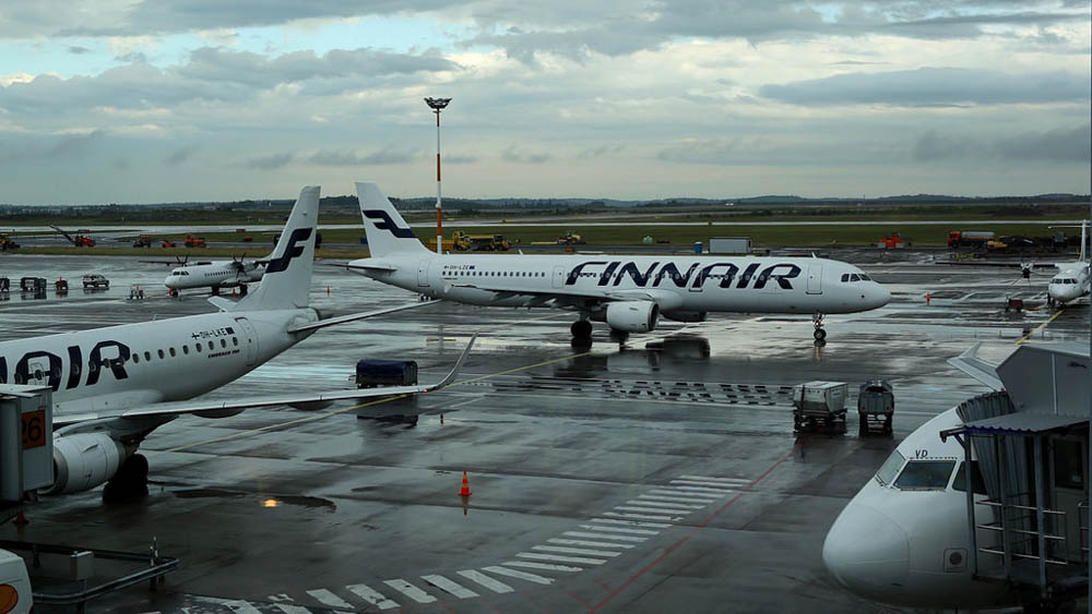 Finnairin lentokoneita lentokentällä