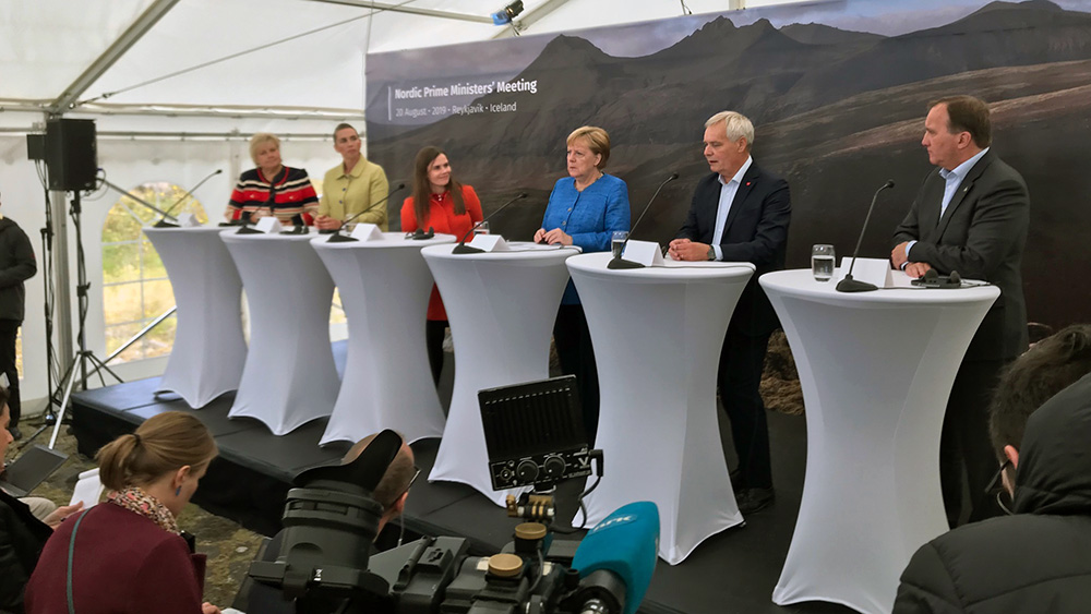 Pohjoismaiset pääministerit ja liittokasleri Merkel tiedotustilaisuudessa Reykjavikissa