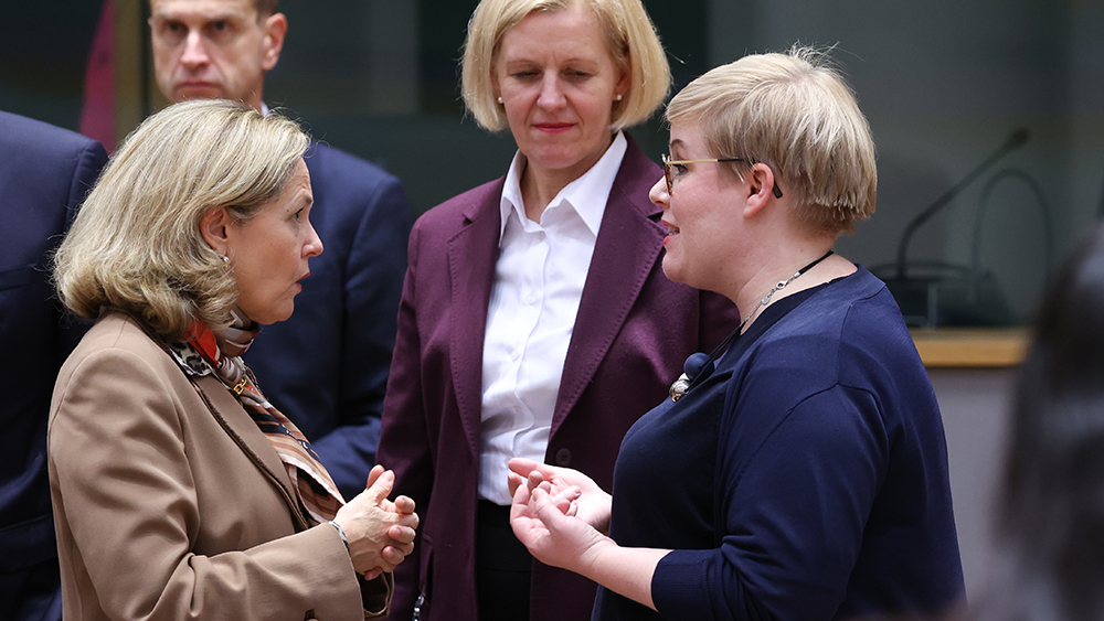 Finansminister Annika Saarikko vid eurogruppens möte i  Bryssel.
