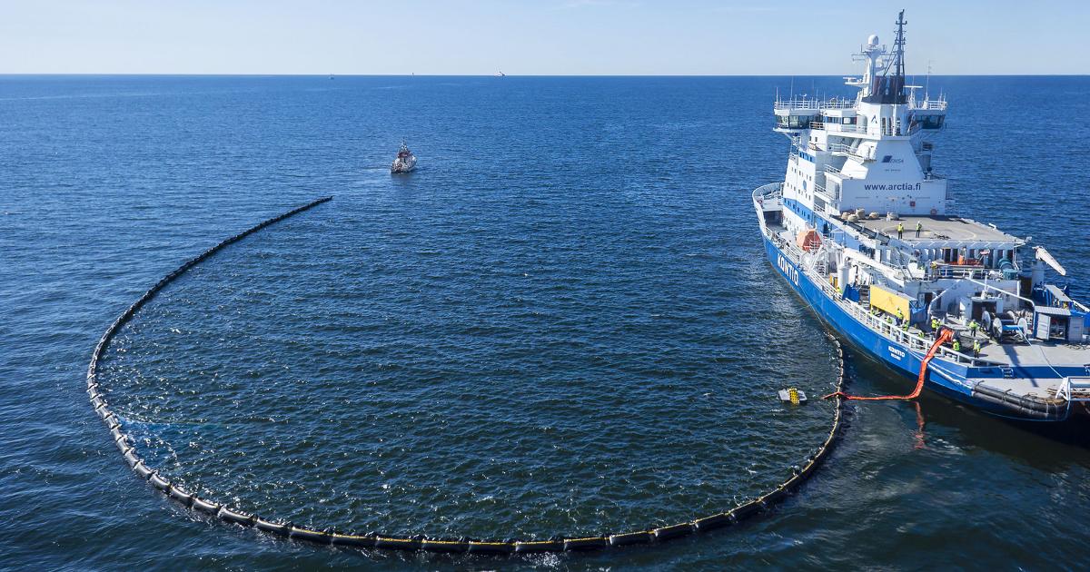 Oljeutsläpp repeterande till sjöss (Bild: Arctia Ab, Mika Huisman)