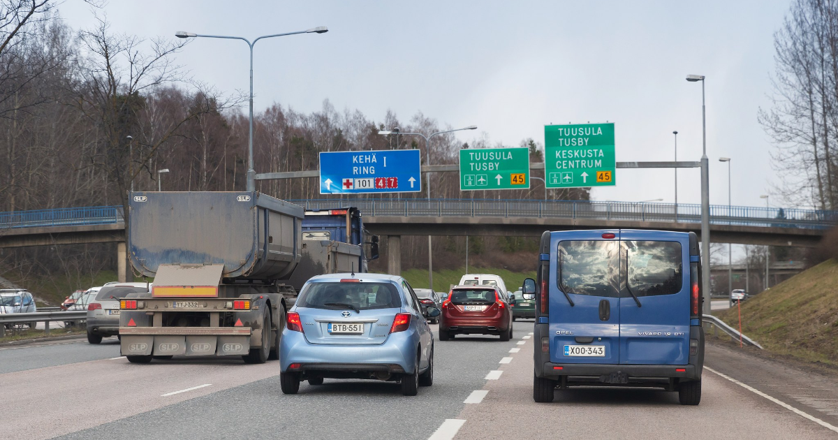 Cars on the road (Photo: Juha Tuomi/Rodeo)