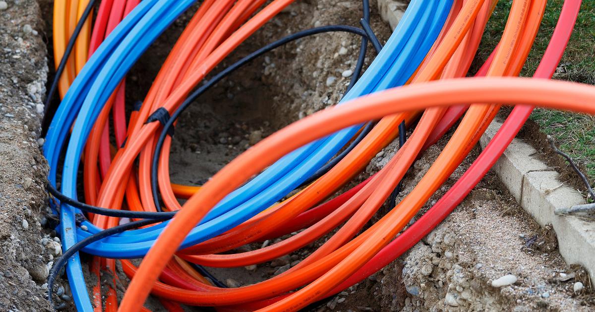 Valokuitukaapelin asennus (Kuva: Shutterstock)