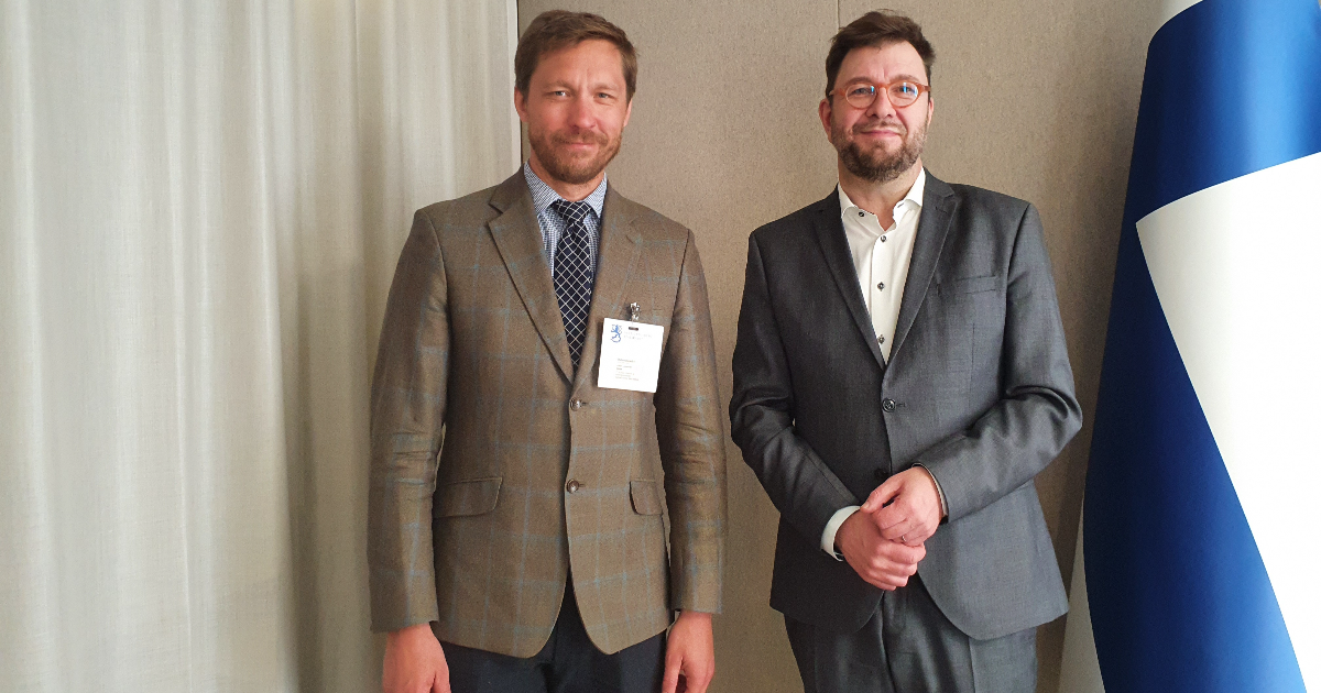 Pääjohtaja Juhan Lepassaar ja liikenne- ja viestintäministeri Timo Harakka (Kuva: LVM)