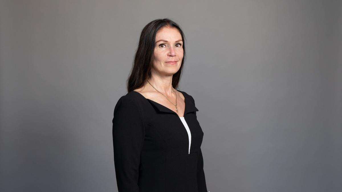 Minister of Transport and Communications Lulu Ranne.