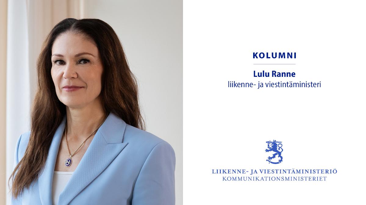 Liikenne- ja viestintäministeri Lulu Ranne katsoo kameraan