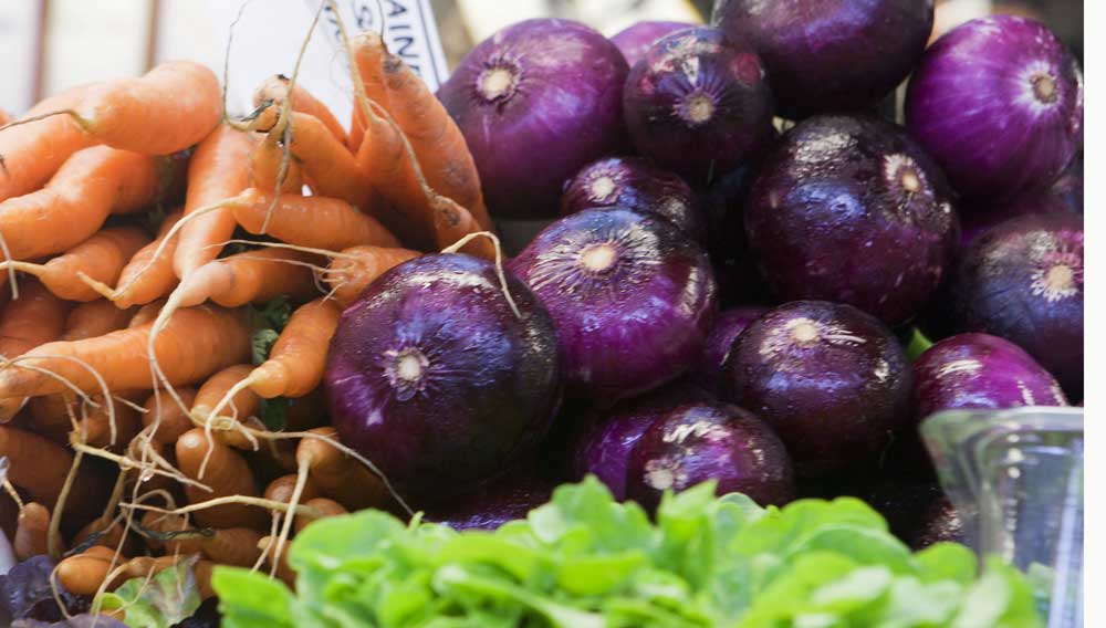 Kotimaisia vihanneksia ja juureksia