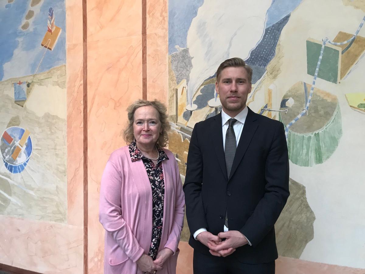 Ruotsin maatalousministerin valtiosihteeri Oskar Magnusson ja Suomen maa- ja metsätalousministeriön kansliapäällikkö Jaana Husu-Kallio tapasivat 8.3.2022 Tukholmassa