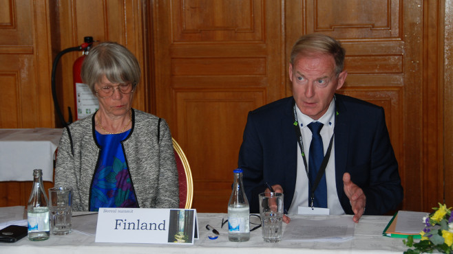 Aulikki Kauppila (MMM) ja valtiosihteeri Jari Partanen