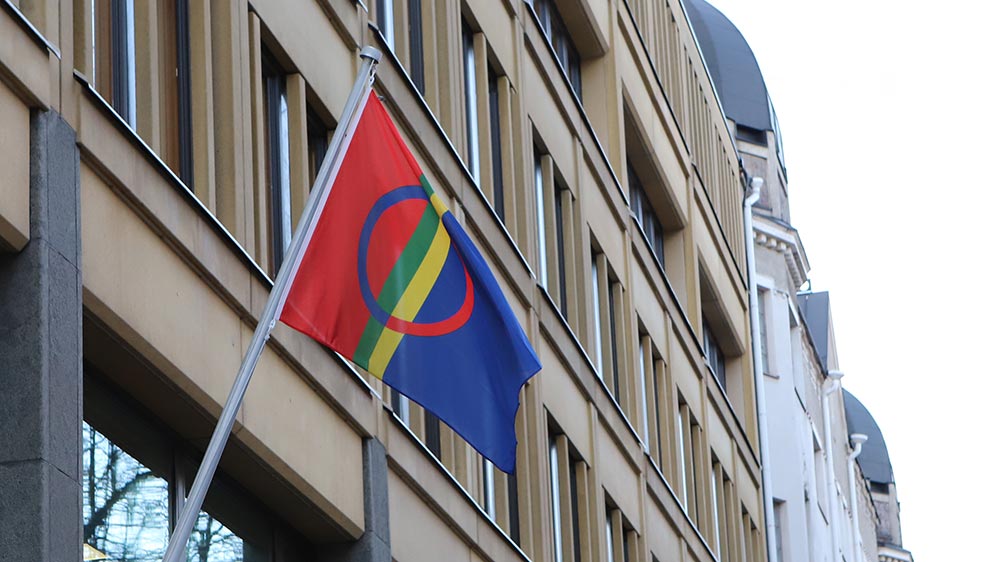 Liput liehumaan lauantaina . saamelaisten kansallispäivän kunniaksi