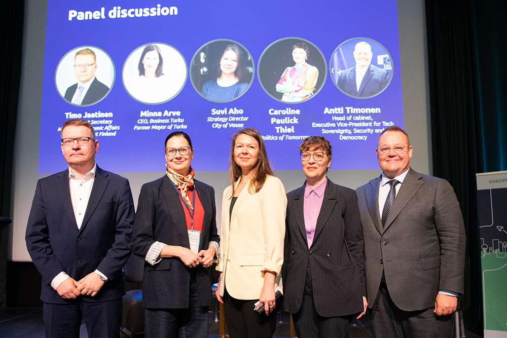 Kansliapäällikkö Timo Jaatinen, TEM, toimitusjohtaja Minna Arve, Business Turku, strategiapäällikkö Suvi Aho, Vaasan kaupunki, Executive Director Caroline Paulick Thiel, Politics of Tomorrow ja komissaari Henna Virkkusen kabinettipäällikkö Antti Timonen. Kuvaaja: Lasse Lehto