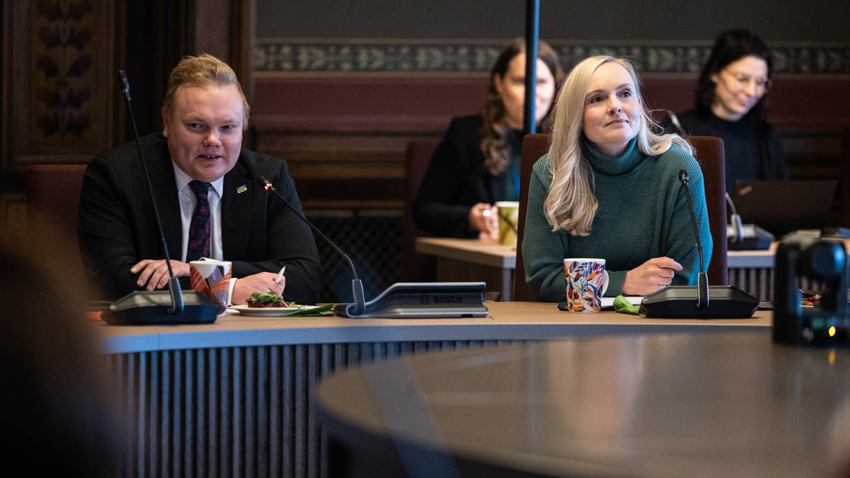 Jord- och skogsbruksminister  Antti Kurvinen och miljö- och klimatminister Maria Ohisalo