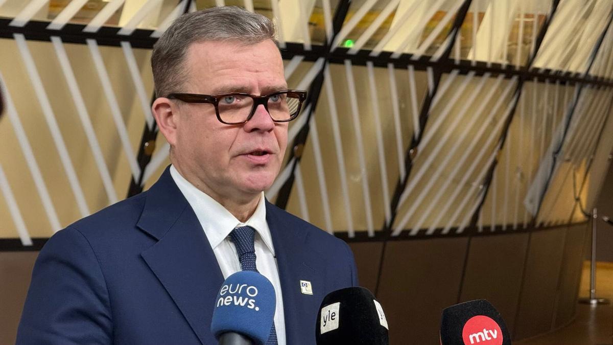 Pääminisiteri Orpo lähikuvassa