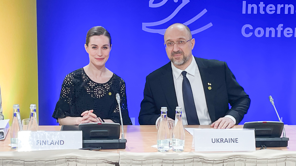 Prime Minister of Finland Sanna Marin and Prime Minister of Ukraine Denys Šmyhal in the meeting