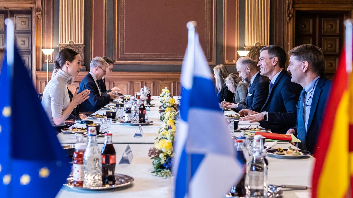 Pääministeri Sanna Marin ja Espanjan pääministeri Pedro Sánchez Säätytalolla.