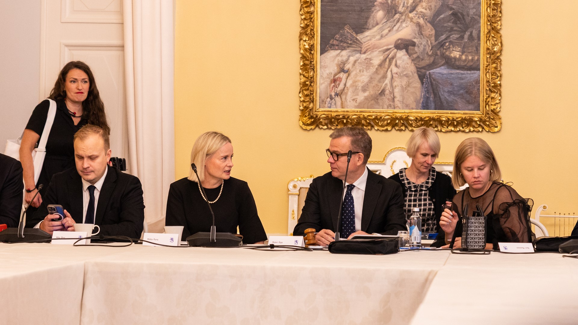 Finansminister Purra och statsminister Orpo vid regeringens budgetförhandlingar hösten 2025.
