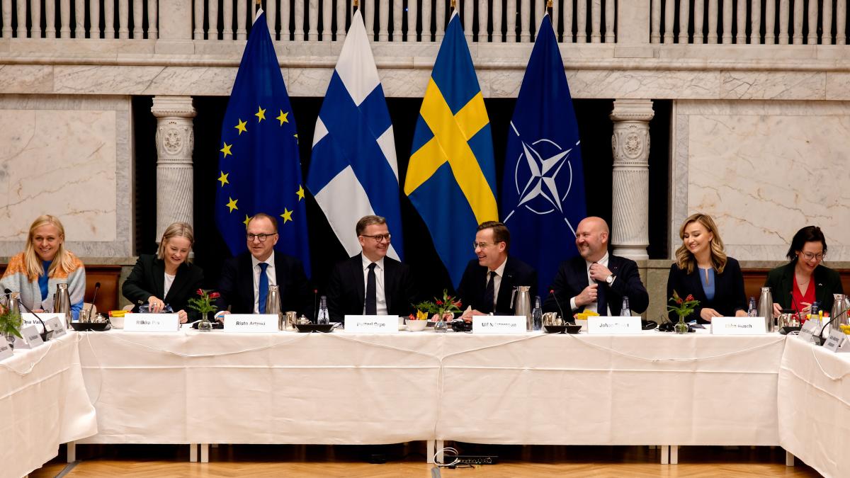 In the photo the joint meeting between the Swedish and Finnish Governments