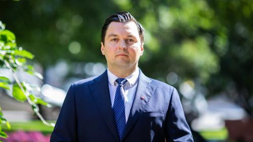 Ministeri Strandin henkilökuva.