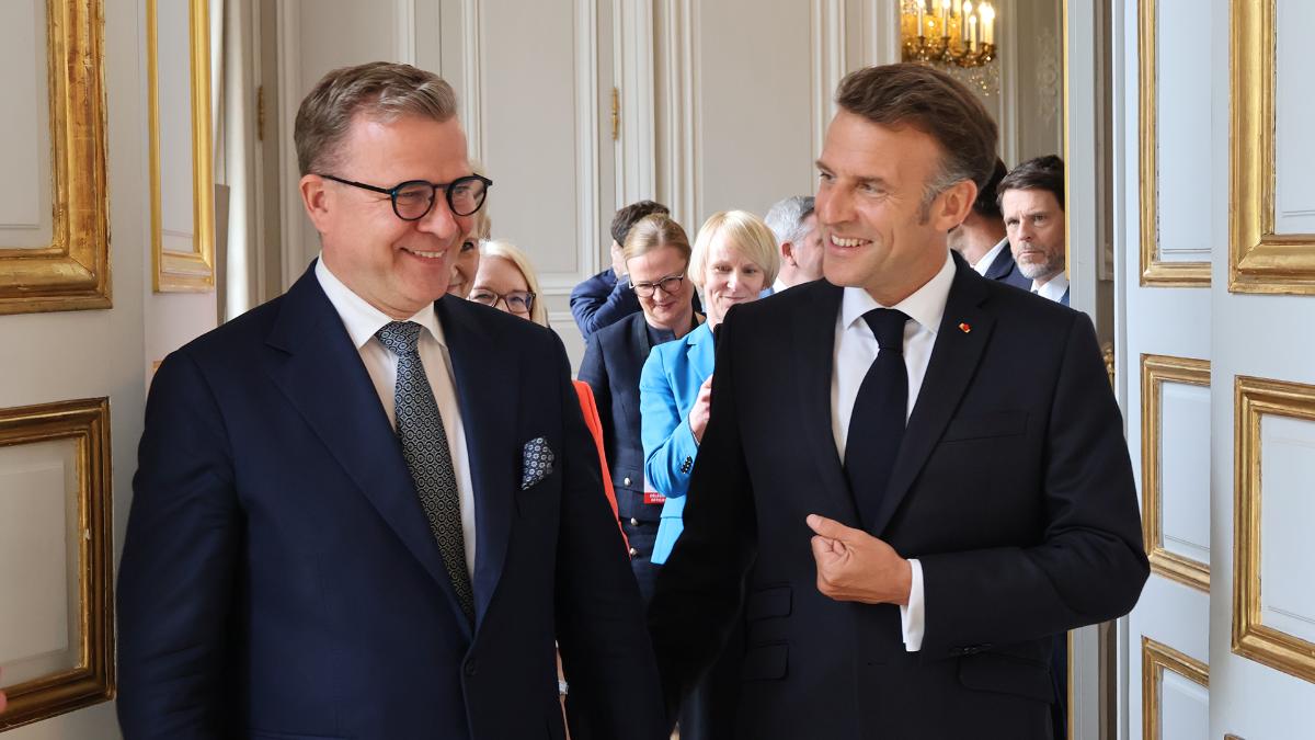 Kuvassa pääministeri Petteri Orpo ja Ranskan presidentti Emmanuel Macron