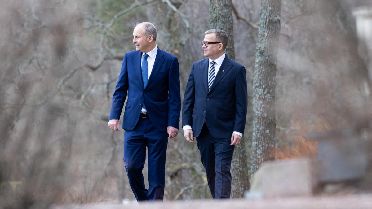 Kuvassa pääministeri Petteri Orpo ja Irlannin pääministeri Micheal Martin