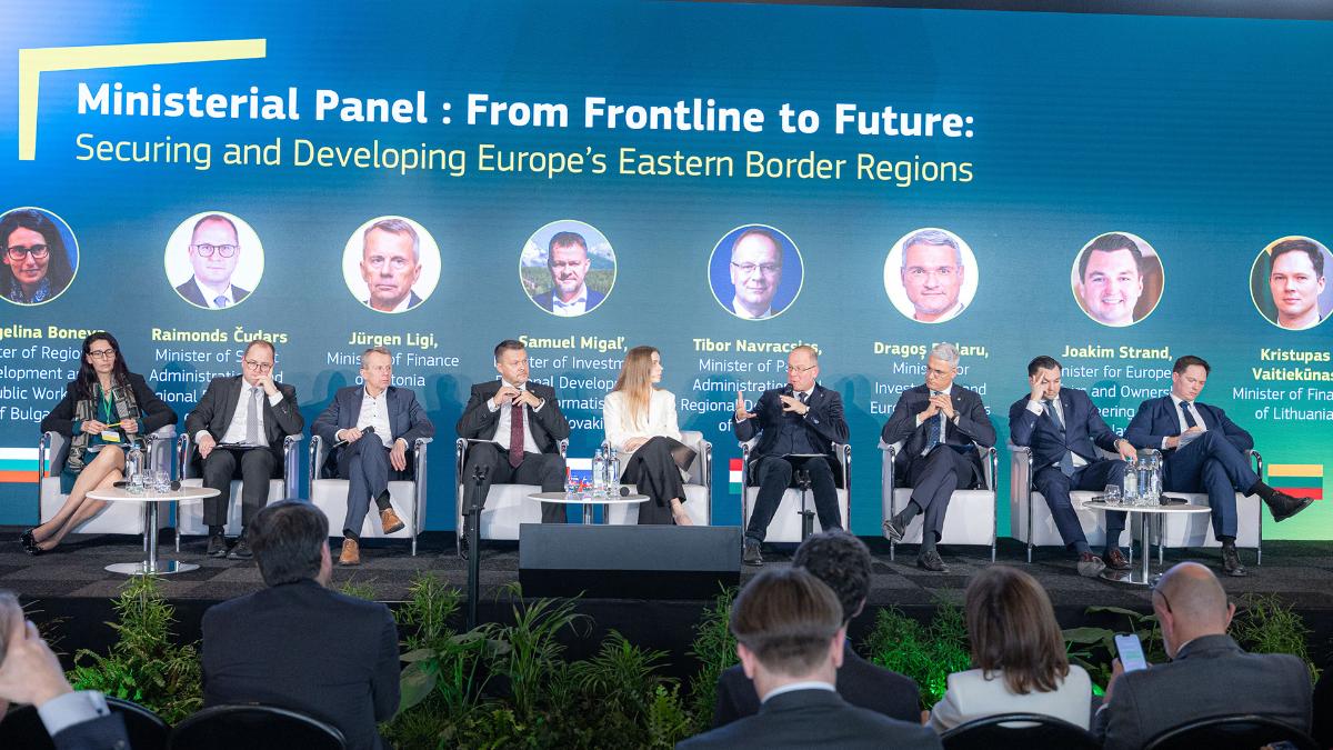 Ministeri Strand paneelikeskustelussa