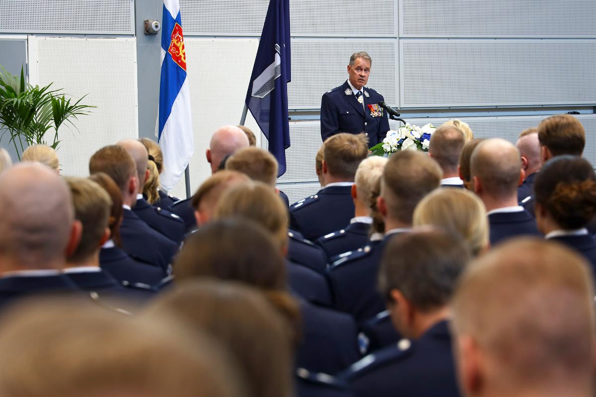 Poliisiylijohtaja Seppo Kolehmainen piti juhlapuheen Poliisien poliisien valatilaisuudessa.